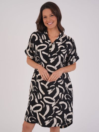 VIZ-A-VIZ Abstract Print Dress