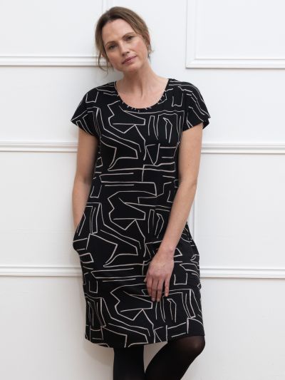 VIZ-A-VIZ Boutique Abstract Line Print Dress